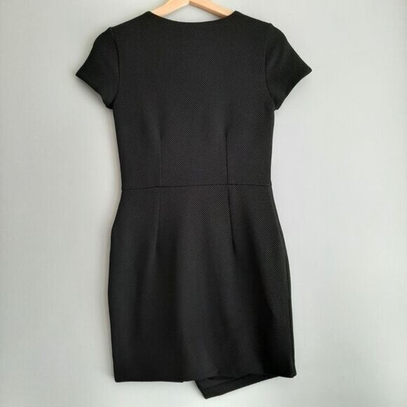 H&M Textural Weave Fabric Crewneck Fitted Mini Dress Black Sz 4 - Picture 8 of 12